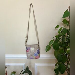 Coach Poppy Crossbody Tan Purse Gold Accents Floral Flowers vintage